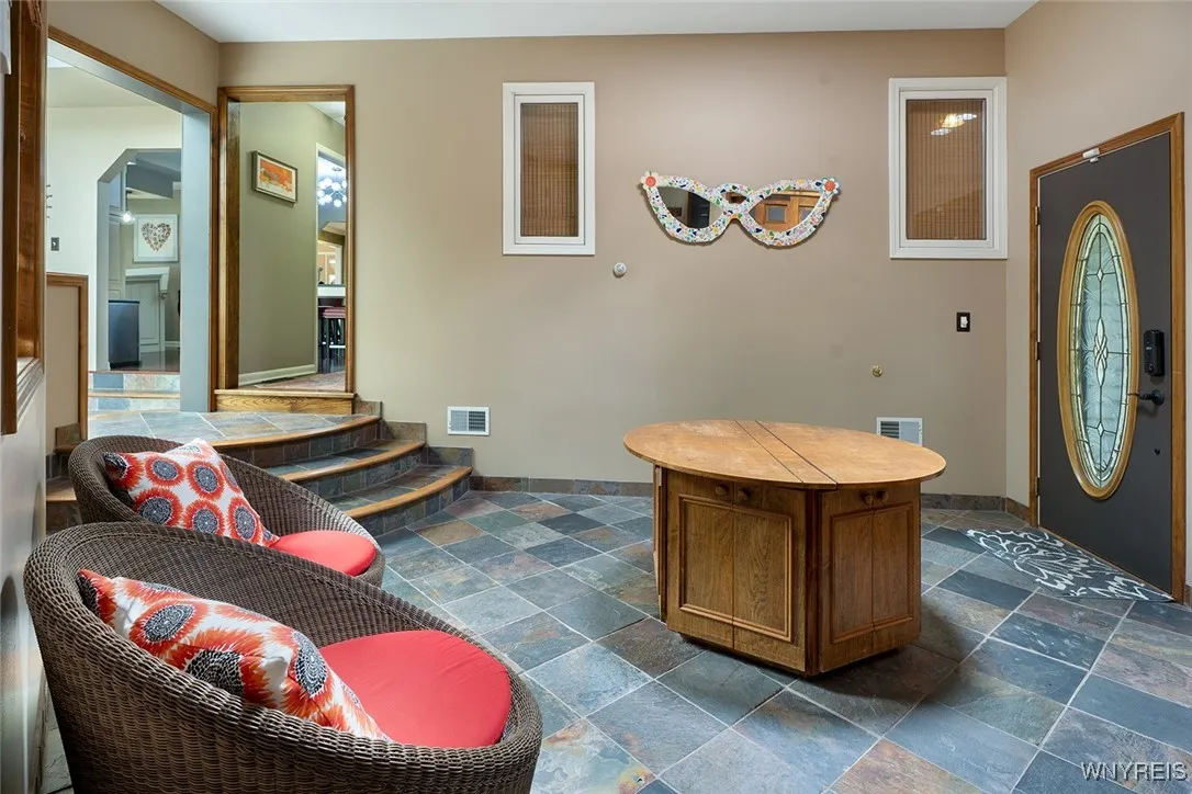 61 Dauphin Drive, Amherst, New York 14221, Amherst, New York 14221, 4 Bedrooms Bedrooms, 10 Rooms Rooms,2 BathroomsBathrooms,Residential,Closed,61 Dauphin Drive, Amherst, New York 14221,0,B1609189