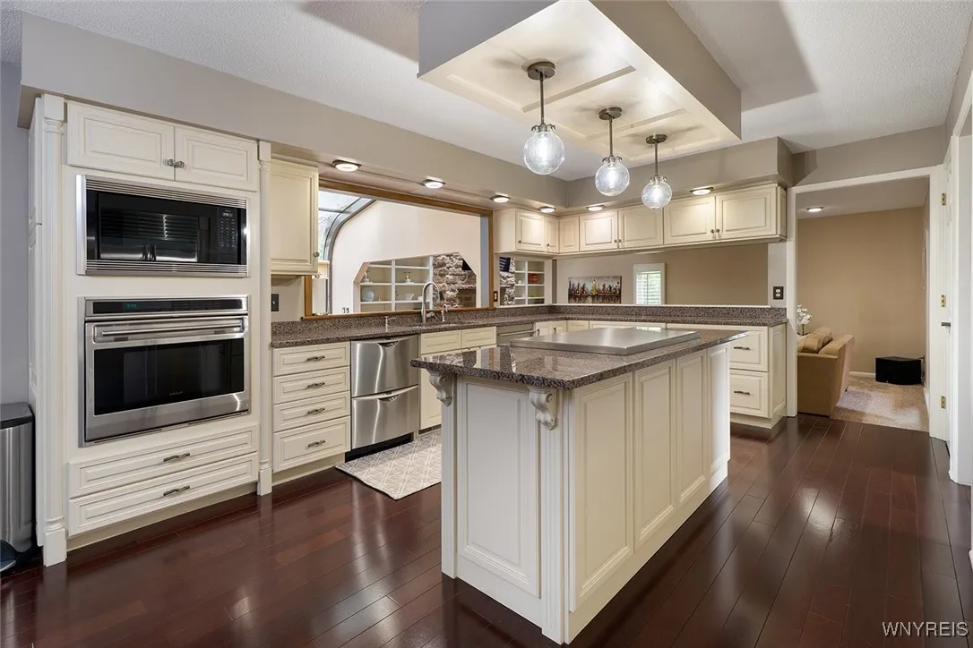 61 Dauphin Drive, Amherst, New York 14221, Amherst, New York 14221, 4 Bedrooms Bedrooms, 10 Rooms Rooms,2 BathroomsBathrooms,Residential,Closed,61 Dauphin Drive, Amherst, New York 14221,0,B1609189