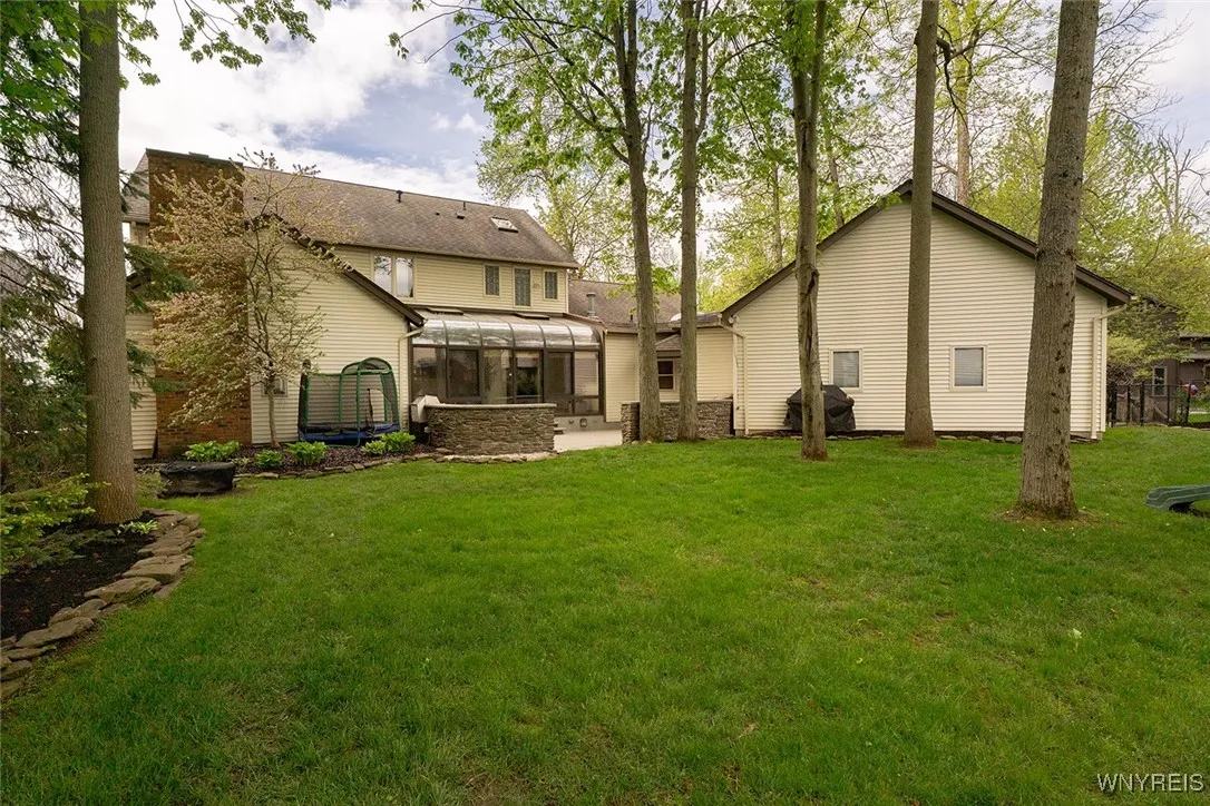 61 Dauphin Drive, Amherst, New York 14221, Amherst, New York 14221, 4 Bedrooms Bedrooms, 10 Rooms Rooms,2 BathroomsBathrooms,Residential,Closed,61 Dauphin Drive, Amherst, New York 14221,0,B1609189