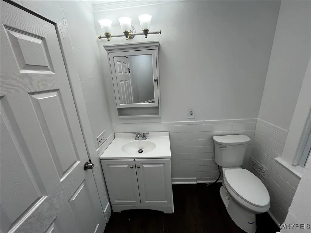 228 Weiss Street, Buffalo, New York 14206, Buffalo, New York 14206, 4 Bedrooms Bedrooms, ,3 BathroomsBathrooms,Residential,Closed,228 Weiss Street, Buffalo, New York 14206,0,B1609428