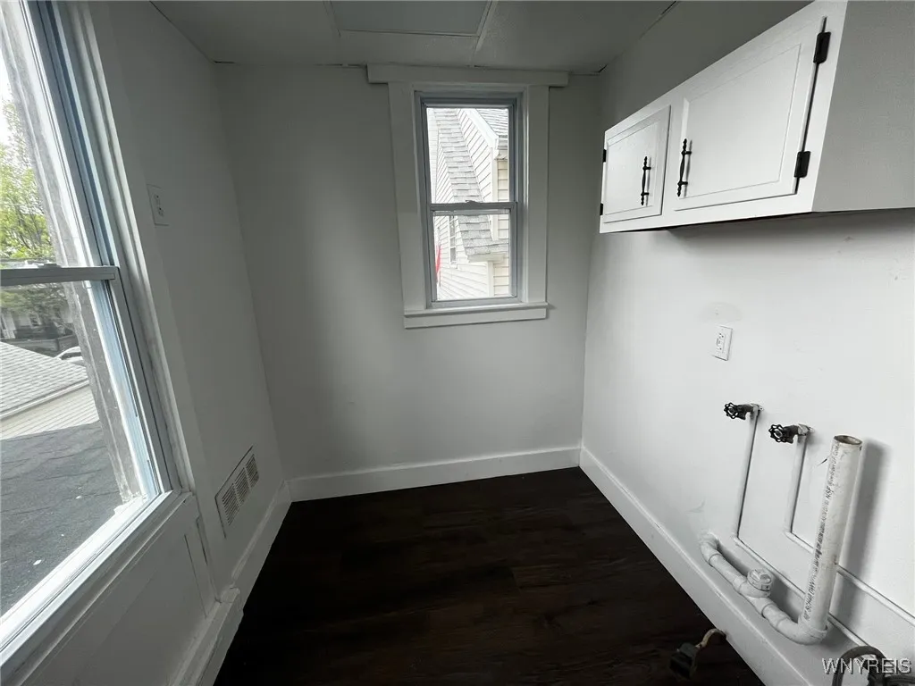 228 Weiss Street, Buffalo, New York 14206, Buffalo, New York 14206, 4 Bedrooms Bedrooms, ,3 BathroomsBathrooms,Residential,Closed,228 Weiss Street, Buffalo, New York 14206,0,B1609428