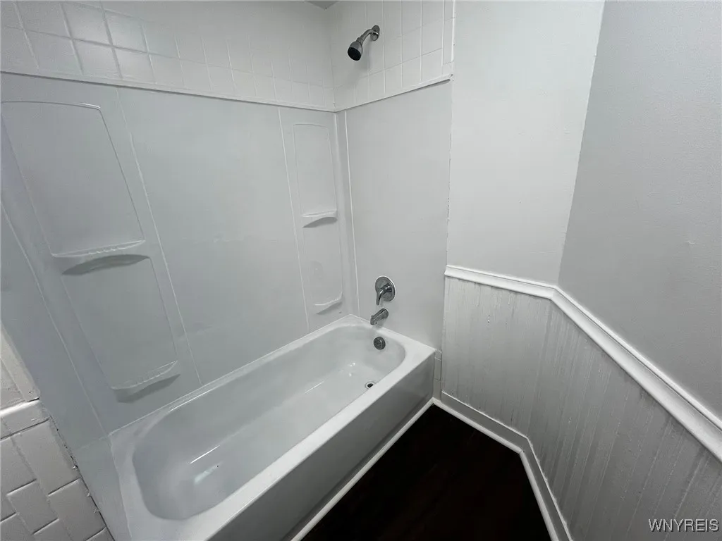 228 Weiss Street, Buffalo, New York 14206, Buffalo, New York 14206, 4 Bedrooms Bedrooms, ,3 BathroomsBathrooms,Residential,Closed,228 Weiss Street, Buffalo, New York 14206,0,B1609428