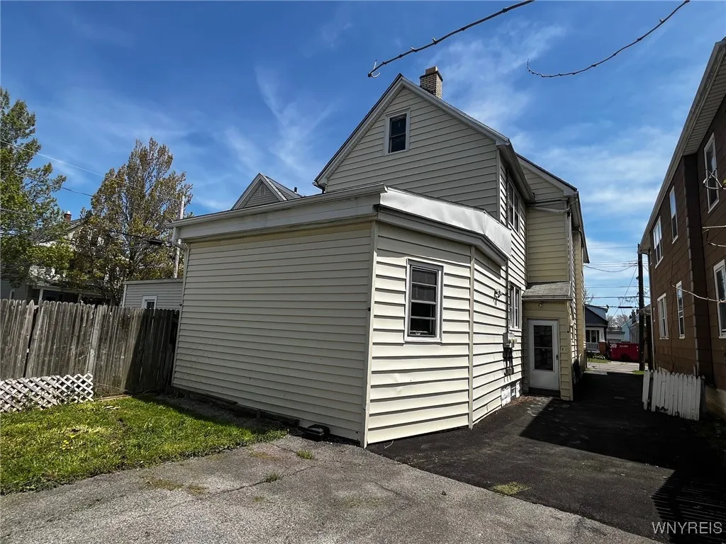 228 Weiss Street, Buffalo, New York 14206, Buffalo, New York 14206, 4 Bedrooms Bedrooms, ,3 BathroomsBathrooms,Residential,Closed,228 Weiss Street, Buffalo, New York 14206,0,B1609428