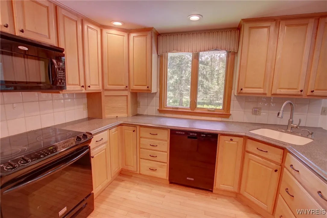 7 Forsythia Court, Orchard Park, New York 14127, Orchard Park, New York 14127, 3 Bedrooms Bedrooms, 8 Rooms Rooms,1 BathroomBathrooms,Residential,Closed,7 Forsythia Court, Orchard Park, New York 14127,B1609436