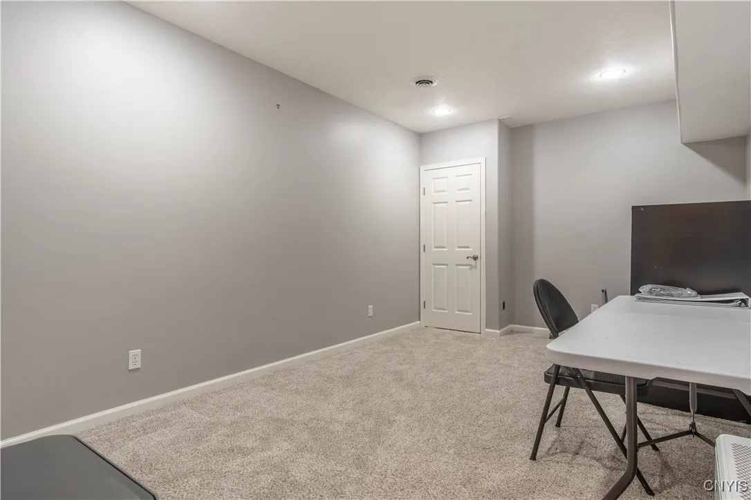 basement room/ office