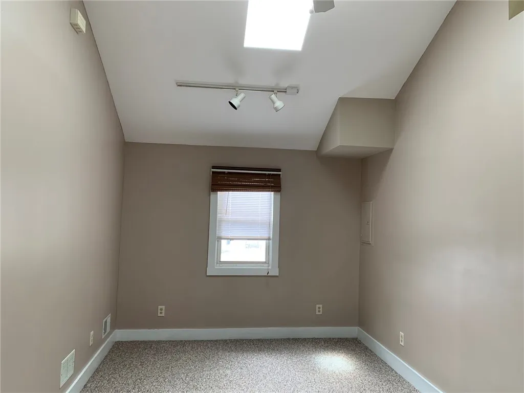1704 Monroe Avenue, Brighton, New York 14618, Brighton, New York 14618, 1 Bedroom Bedrooms, 4 Rooms Rooms,1 BathroomBathrooms,Residential Lease,Closed,1704 Monroe Avenue, Brighton, New York 14618,R1609457