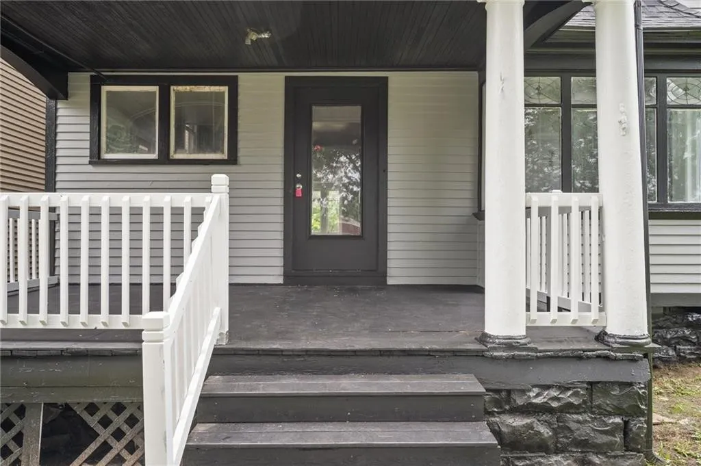 117 Kenwood Avenue, Rochester, New York 14611, Rochester, New York 14611, 3 Bedrooms Bedrooms, 7 Rooms Rooms,1 BathroomBathrooms,Residential Lease,For Rent,117 Kenwood Avenue, Rochester, New York 14611,R1609363