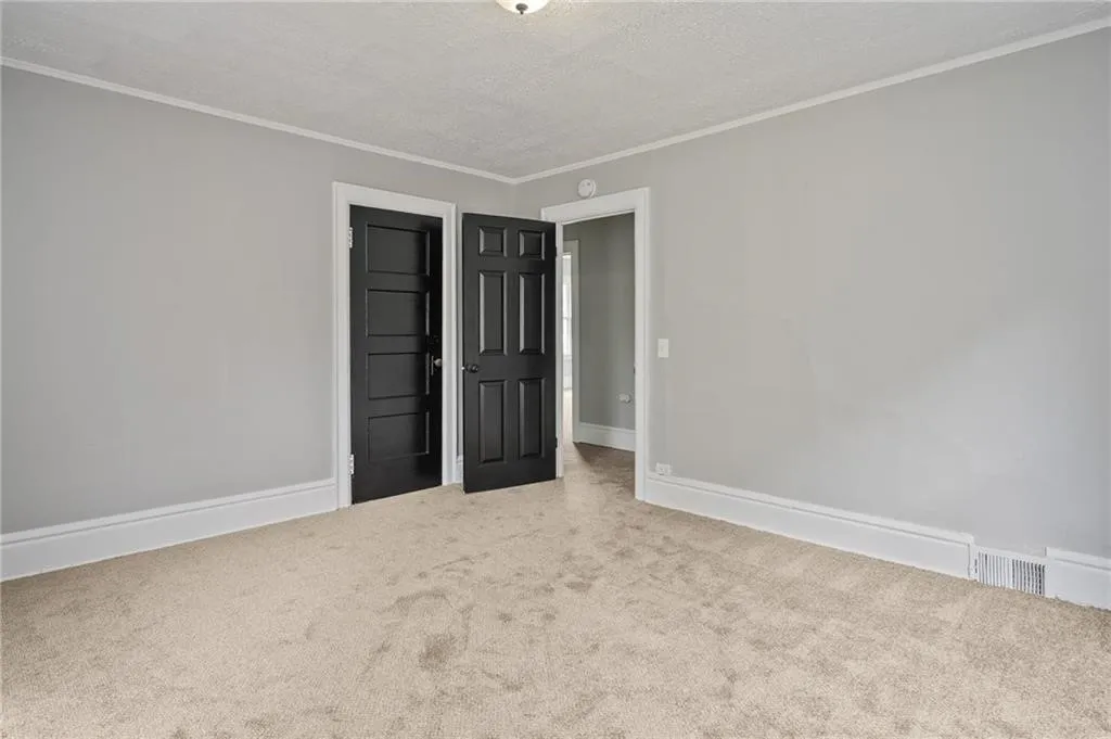 117 Kenwood Avenue, Rochester, New York 14611, Rochester, New York 14611, 3 Bedrooms Bedrooms, 7 Rooms Rooms,1 BathroomBathrooms,Residential Lease,For Rent,117 Kenwood Avenue, Rochester, New York 14611,R1609363