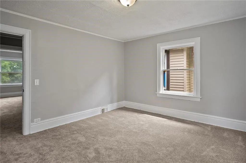 117 Kenwood Avenue, Rochester, New York 14611, Rochester, New York 14611, 3 Bedrooms Bedrooms, 7 Rooms Rooms,1 BathroomBathrooms,Residential Lease,For Rent,117 Kenwood Avenue, Rochester, New York 14611,R1609363