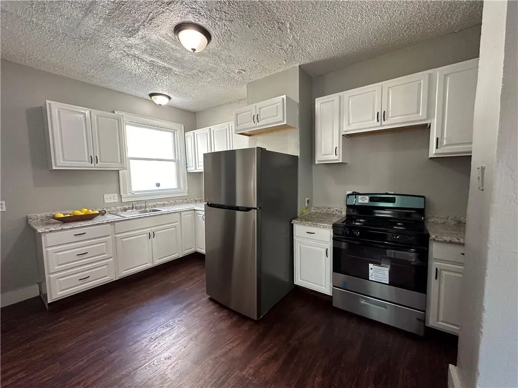 117 Kenwood Avenue, Rochester, New York 14611, Rochester, New York 14611, 3 Bedrooms Bedrooms, 7 Rooms Rooms,1 BathroomBathrooms,Residential Lease,For Rent,117 Kenwood Avenue, Rochester, New York 14611,R1609363