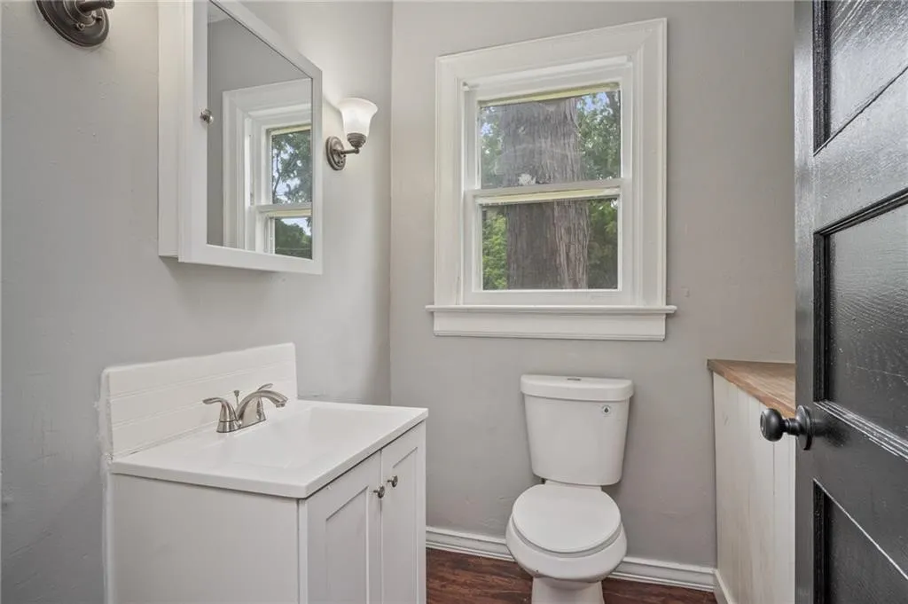 117 Kenwood Avenue, Rochester, New York 14611, Rochester, New York 14611, 3 Bedrooms Bedrooms, 7 Rooms Rooms,1 BathroomBathrooms,Residential Lease,For Rent,117 Kenwood Avenue, Rochester, New York 14611,R1609363