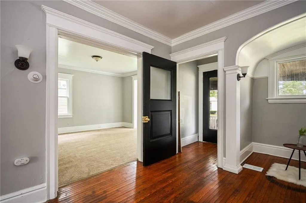 117 Kenwood Avenue, Rochester, New York 14611, Rochester, New York 14611, 3 Bedrooms Bedrooms, 7 Rooms Rooms,1 BathroomBathrooms,Residential Lease,For Rent,117 Kenwood Avenue, Rochester, New York 14611,R1609363