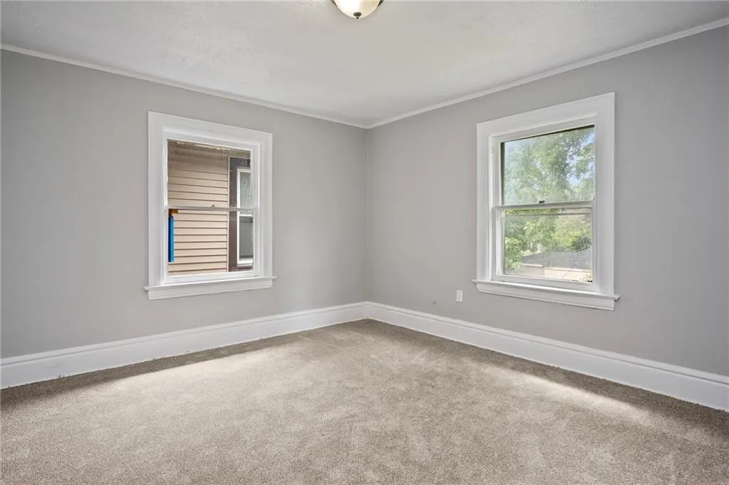 117 Kenwood Avenue, Rochester, New York 14611, Rochester, New York 14611, 3 Bedrooms Bedrooms, 7 Rooms Rooms,1 BathroomBathrooms,Residential Lease,For Rent,117 Kenwood Avenue, Rochester, New York 14611,R1609363