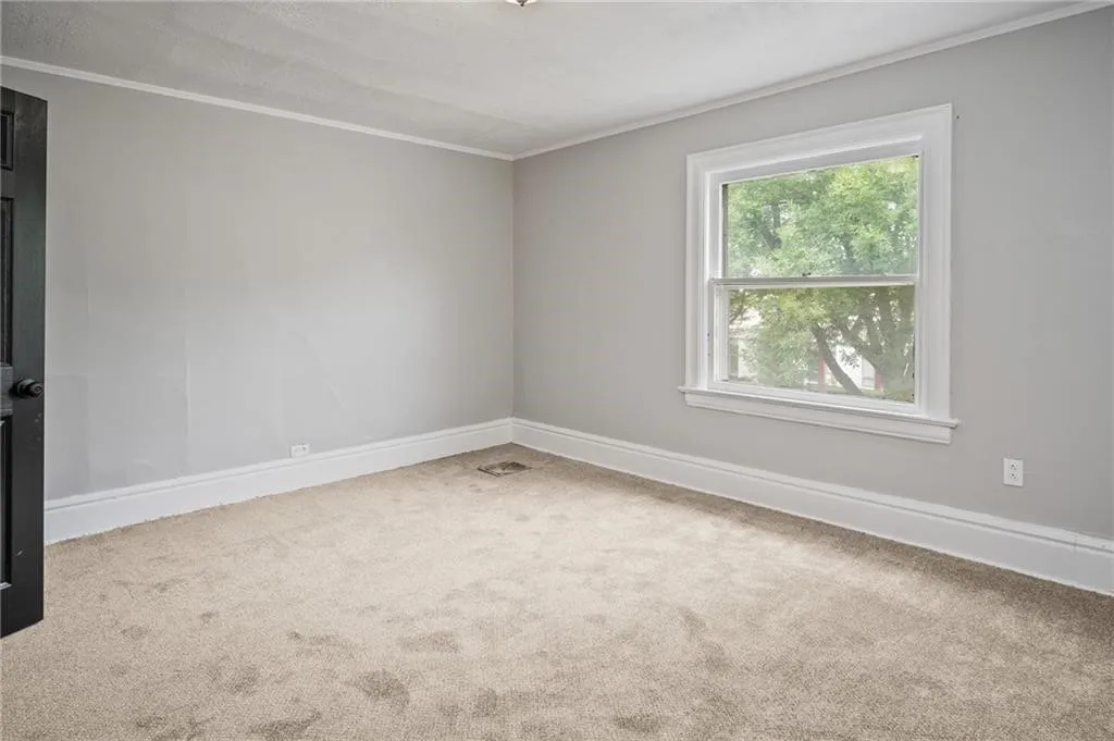 117 Kenwood Avenue, Rochester, New York 14611, Rochester, New York 14611, 3 Bedrooms Bedrooms, 7 Rooms Rooms,1 BathroomBathrooms,Residential Lease,For Rent,117 Kenwood Avenue, Rochester, New York 14611,R1609363