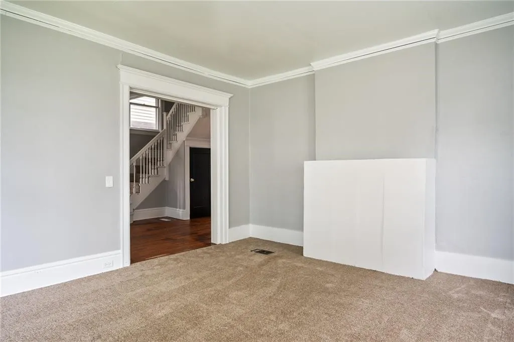 117 Kenwood Avenue, Rochester, New York 14611, Rochester, New York 14611, 3 Bedrooms Bedrooms, 7 Rooms Rooms,1 BathroomBathrooms,Residential Lease,For Rent,117 Kenwood Avenue, Rochester, New York 14611,R1609363