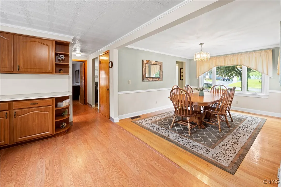 114 East Dauenhauer Street, Manlius, New York 1305, Manlius, New York 13057, 3 Bedrooms Bedrooms, 8 Rooms Rooms,2 BathroomsBathrooms,Residential,Closed,114 East Dauenhauer Street, Manlius, New York 1305,S1609204