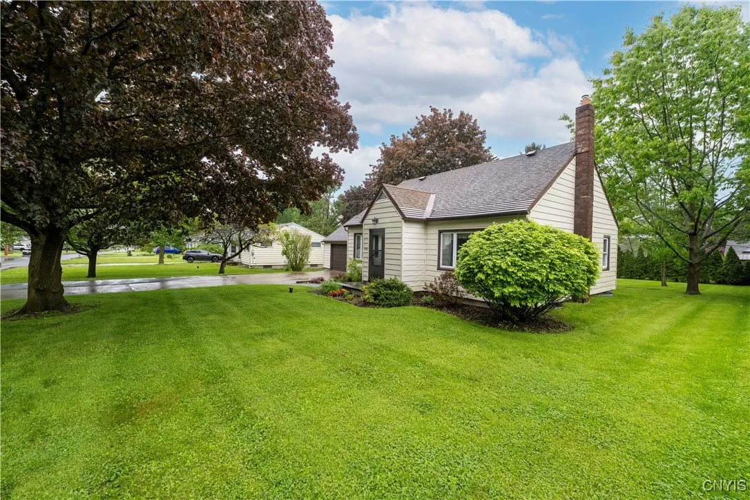 114 East Dauenhauer Street, Manlius, New York 1305, Manlius, New York 13057, 3 Bedrooms Bedrooms, 8 Rooms Rooms,2 BathroomsBathrooms,Residential,Closed,114 East Dauenhauer Street, Manlius, New York 1305,S1609204