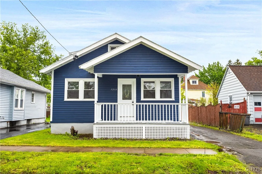 1310 Oak Street, Utica, New York 13502, Utica, New York 13502, 3 Bedrooms Bedrooms, 7 Rooms Rooms,1 BathroomBathrooms,Residential,Closed,1310 Oak Street, Utica, New York 13502,0,S1609444
