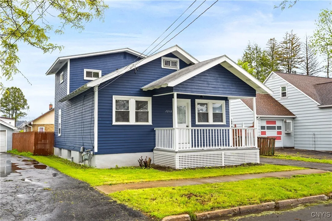 1310 Oak Street, Utica, New York 13502, Utica, New York 13502, 3 Bedrooms Bedrooms, 7 Rooms Rooms,1 BathroomBathrooms,Residential,Closed,1310 Oak Street, Utica, New York 13502,0,S1609444