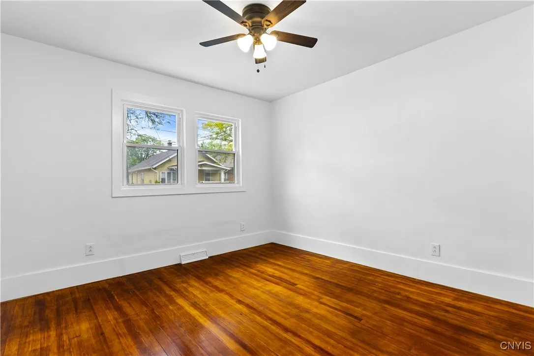 1310 Oak Street, Utica, New York 13502, Utica, New York 13502, 3 Bedrooms Bedrooms, 7 Rooms Rooms,1 BathroomBathrooms,Residential,Closed,1310 Oak Street, Utica, New York 13502,0,S1609444