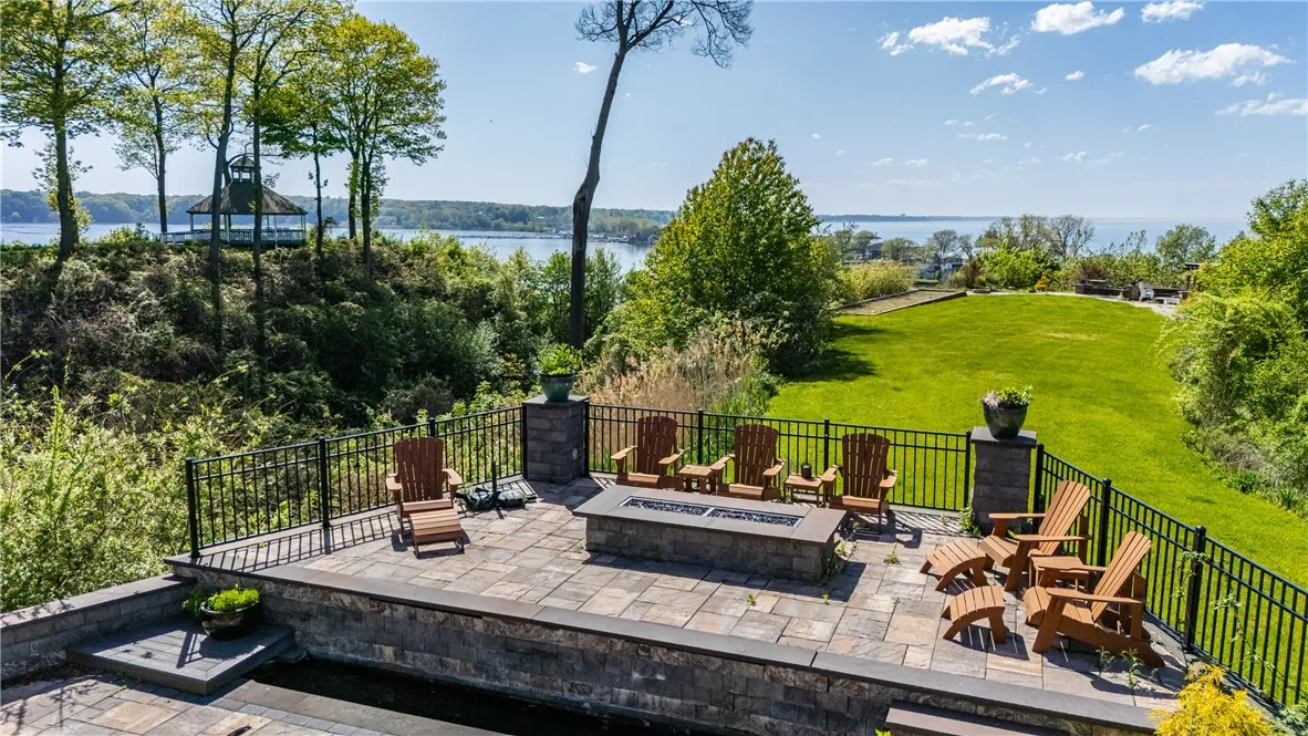 411 Sundance Trail, Webster, New York 14580, Webster, New York 14580, 6 Bedrooms Bedrooms, 13 Rooms Rooms,5 BathroomsBathrooms,Residential,Closed,411 Sundance Trail, Webster, New York 14580,0,R1608816