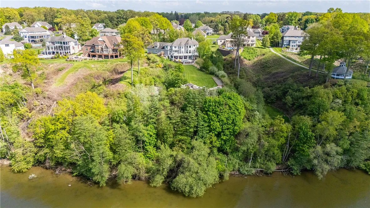 411 Sundance Trail, Webster, New York 14580, Webster, New York 14580, 6 Bedrooms Bedrooms, 13 Rooms Rooms,5 BathroomsBathrooms,Residential,Closed,411 Sundance Trail, Webster, New York 14580,0,R1608816