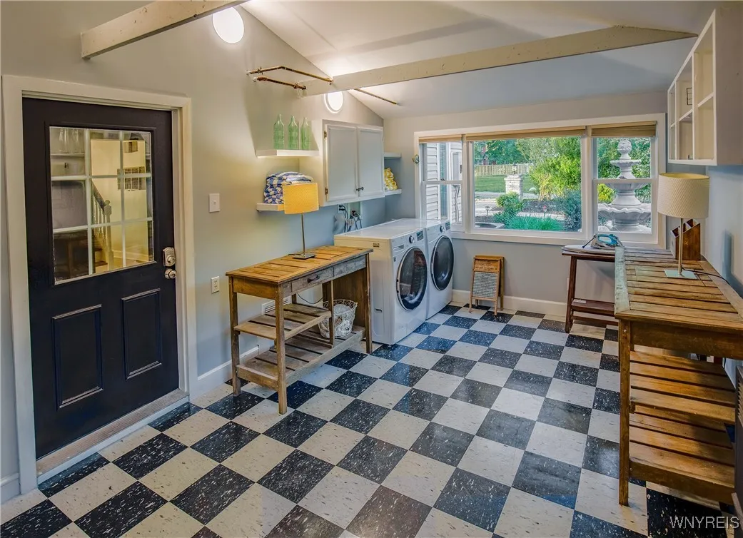 1225 West Arnold Drive, Hamburg, New York 14085, Hamburg, New York 14085, 5 Bedrooms Bedrooms, 11 Rooms Rooms,3 BathroomsBathrooms,Residential,Closed,1225 West Arnold Drive, Hamburg, New York 14085,0,B1607858