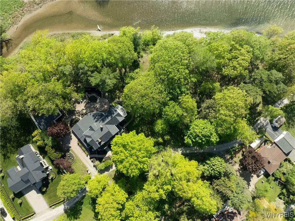 1225 West Arnold Drive, Hamburg, New York 14085, Hamburg, New York 14085, 5 Bedrooms Bedrooms, 11 Rooms Rooms,3 BathroomsBathrooms,Residential,Closed,1225 West Arnold Drive, Hamburg, New York 14085,0,B1607858