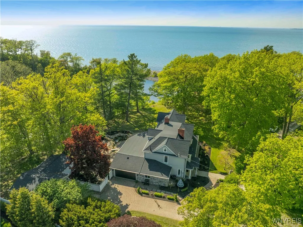 1225 West Arnold Drive, Hamburg, New York 14085, Hamburg, New York 14085, 5 Bedrooms Bedrooms, 11 Rooms Rooms,3 BathroomsBathrooms,Residential,Closed,1225 West Arnold Drive, Hamburg, New York 14085,0,B1607858