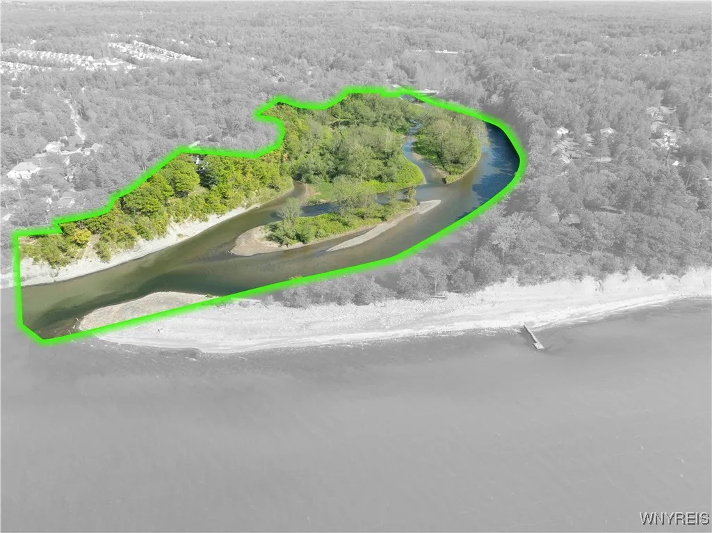 Visual representation of the property boundaries is not exact, merely representative.