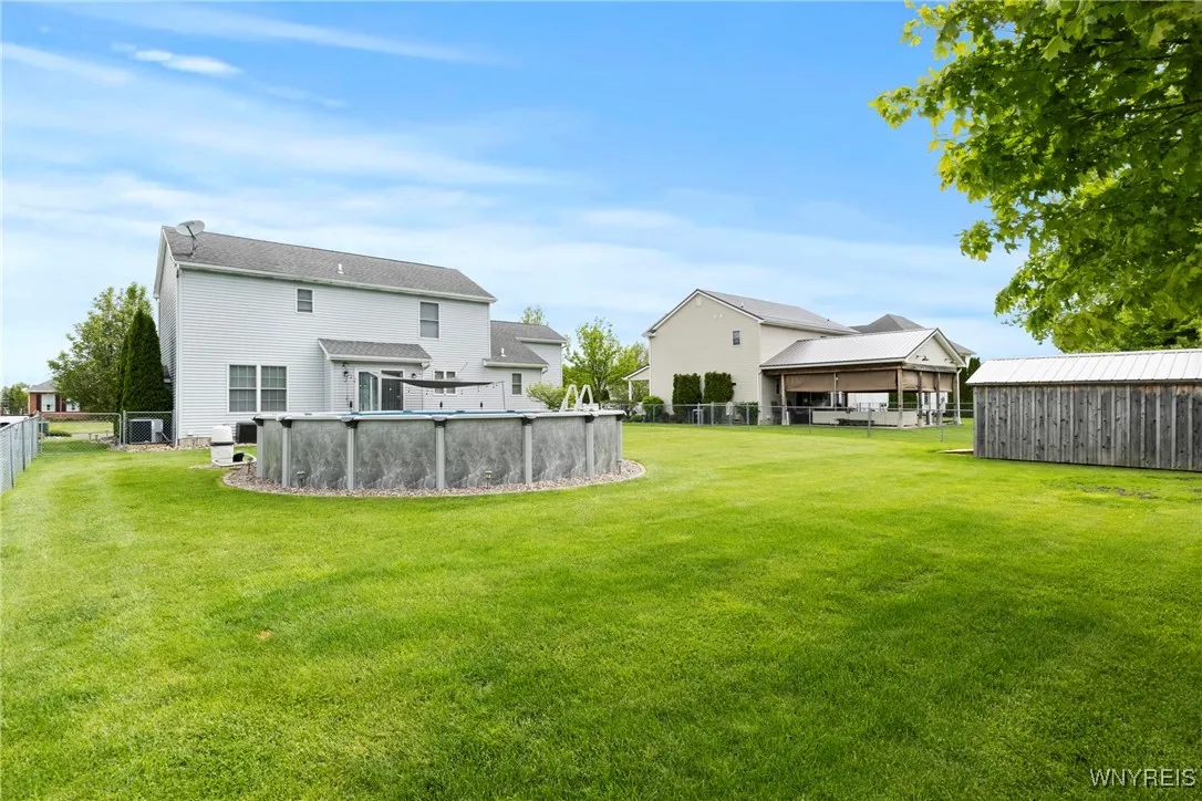 3628 Kelsey Lane, Wheatfield, New York 14120, Wheatfield, New York 14120, 3 Bedrooms Bedrooms, 6 Rooms Rooms,2 BathroomsBathrooms,Residential,Closed,3628 Kelsey Lane, Wheatfield, New York 14120,B1608624