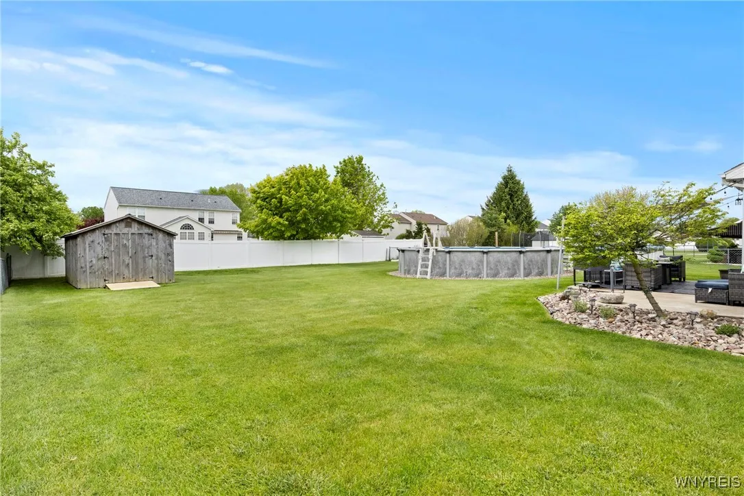 3628 Kelsey Lane, Wheatfield, New York 14120, Wheatfield, New York 14120, 3 Bedrooms Bedrooms, 6 Rooms Rooms,2 BathroomsBathrooms,Residential,Closed,3628 Kelsey Lane, Wheatfield, New York 14120,B1608624