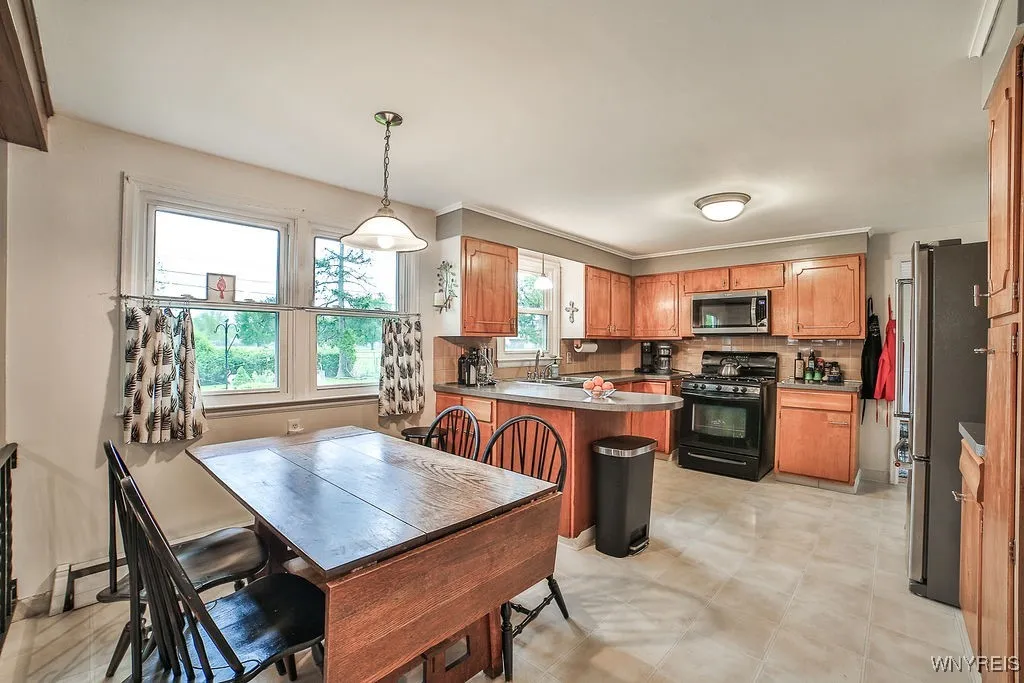 103 Red Oak Drive, Amherst, New York 14221, Amherst, New York 14221, 4 Bedrooms Bedrooms, 8 Rooms Rooms,1 BathroomBathrooms,Residential,Closed,103 Red Oak Drive, Amherst, New York 14221,B1609522