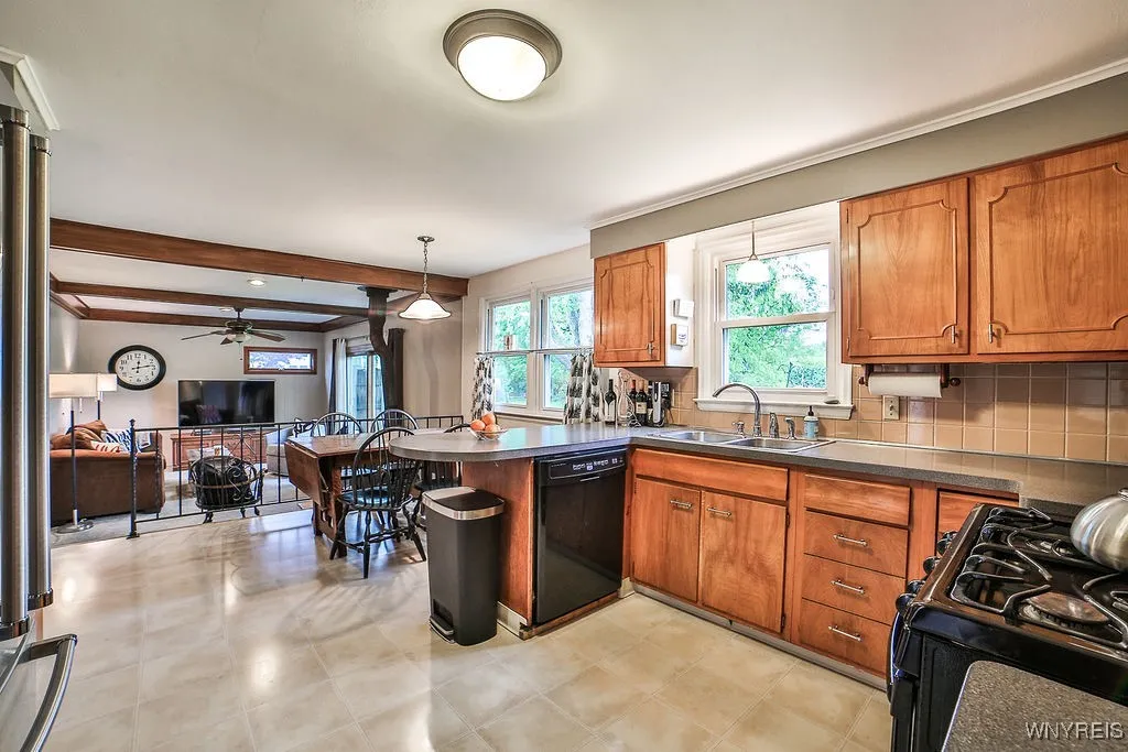 103 Red Oak Drive, Amherst, New York 14221, Amherst, New York 14221, 4 Bedrooms Bedrooms, 8 Rooms Rooms,1 BathroomBathrooms,Residential,Closed,103 Red Oak Drive, Amherst, New York 14221,B1609522