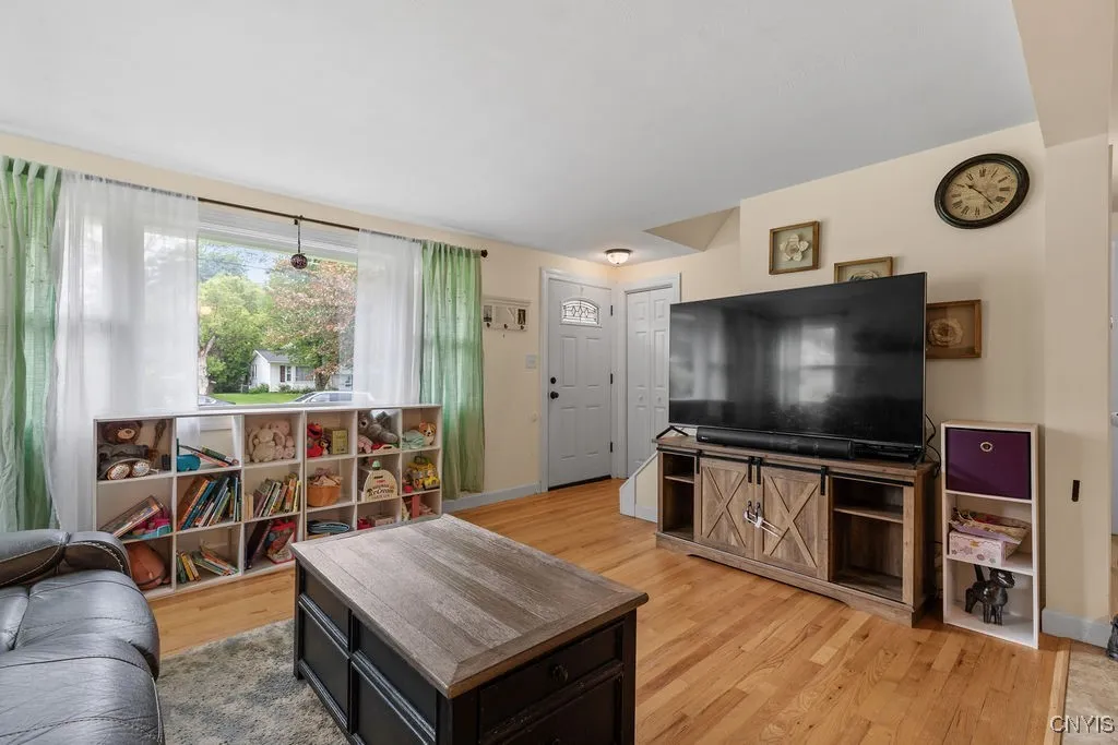 117 Terrace Drive, Camillus, New York 13219, Camillus, New York 13219, 4 Bedrooms Bedrooms, 10 Rooms Rooms,2 BathroomsBathrooms,Residential,Closed,117 Terrace Drive, Camillus, New York 13219,S1609581