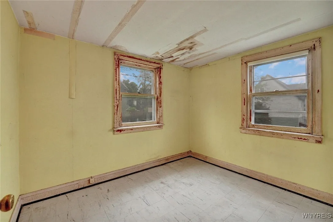 26 Berry Avenue, Lackawanna, New York 14218, Lackawanna, New York 14218, 6 Bedrooms Bedrooms, 12 Rooms Rooms,2 BathroomsBathrooms,Residential,Closed,26 Berry Avenue, Lackawanna, New York 14218,B1609576