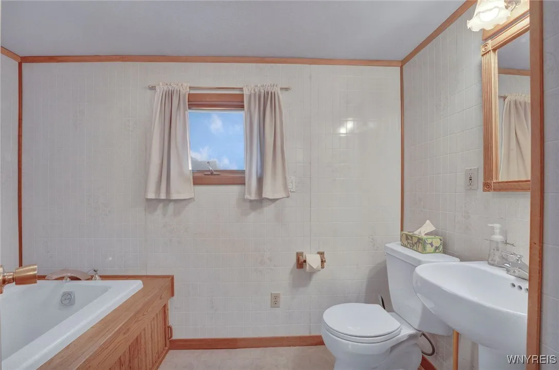 26 Berry Avenue, Lackawanna, New York 14218, Lackawanna, New York 14218, 6 Bedrooms Bedrooms, 12 Rooms Rooms,2 BathroomsBathrooms,Residential,Closed,26 Berry Avenue, Lackawanna, New York 14218,B1609576