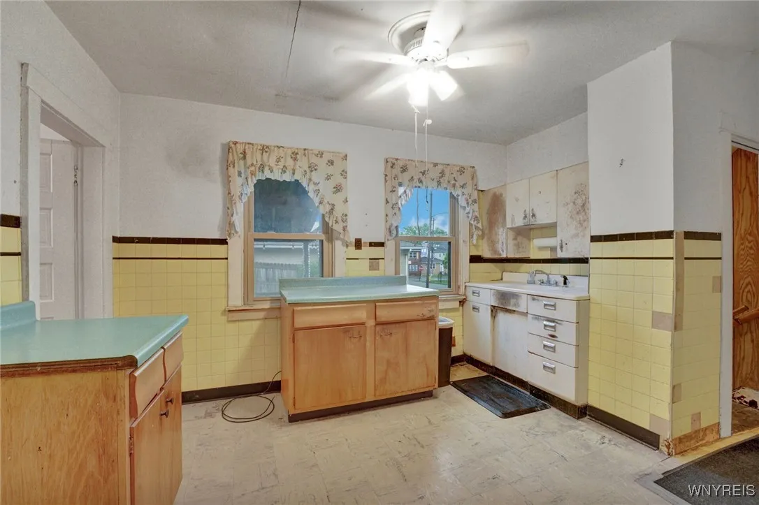 26 Berry Avenue, Lackawanna, New York 14218, Lackawanna, New York 14218, 6 Bedrooms Bedrooms, 12 Rooms Rooms,2 BathroomsBathrooms,Residential,Closed,26 Berry Avenue, Lackawanna, New York 14218,B1609576