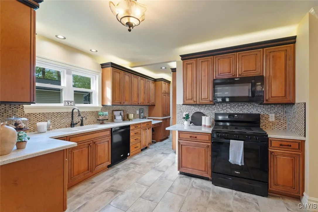 97 Burtis Point Road, Owasco, New York 13021, Owasco, New York 13021, 5 Bedrooms Bedrooms, 8 Rooms Rooms,2 BathroomsBathrooms,Residential,Closed,97 Burtis Point Road, Owasco, New York 13021,S1608591
