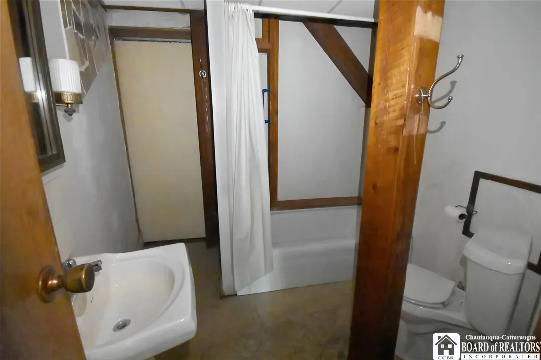 8227 Woodlawn Drive, Westfield, New York 14787, Westfield, New York 14787, 1 Bedroom Bedrooms, 8 Rooms Rooms,1 BathroomBathrooms,Residential,Closed,8227 Woodlawn Drive, Westfield, New York 14787,0,R1609502
