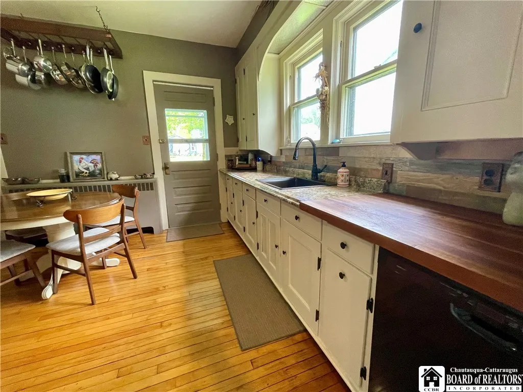 28 North Washington Street, Randolph, New York 147, Randolph, New York 14772, 3 Bedrooms Bedrooms, 8 Rooms Rooms,1 BathroomBathrooms,Residential,Closed,28 North Washington Street, Randolph, New York 147,R1609588