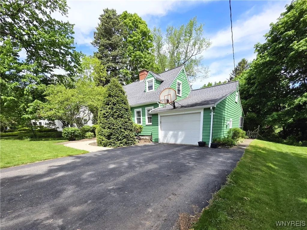 3666 South Hill Road, Hamburg, New York 14075, Hamburg, New York 14075, 3 Bedrooms Bedrooms, 9 Rooms Rooms,2 BathroomsBathrooms,Residential,Closed,3666 South Hill Road, Hamburg, New York 14075,B1606920
