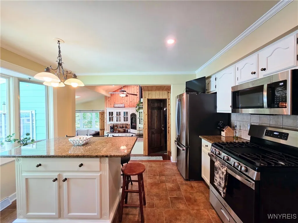 3666 South Hill Road, Hamburg, New York 14075, Hamburg, New York 14075, 3 Bedrooms Bedrooms, 9 Rooms Rooms,2 BathroomsBathrooms,Residential,Closed,3666 South Hill Road, Hamburg, New York 14075,B1606920