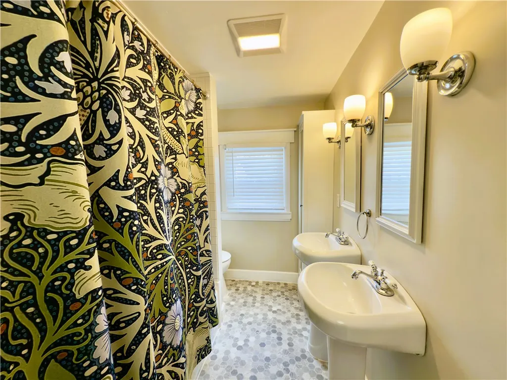 2nd floor bathroom