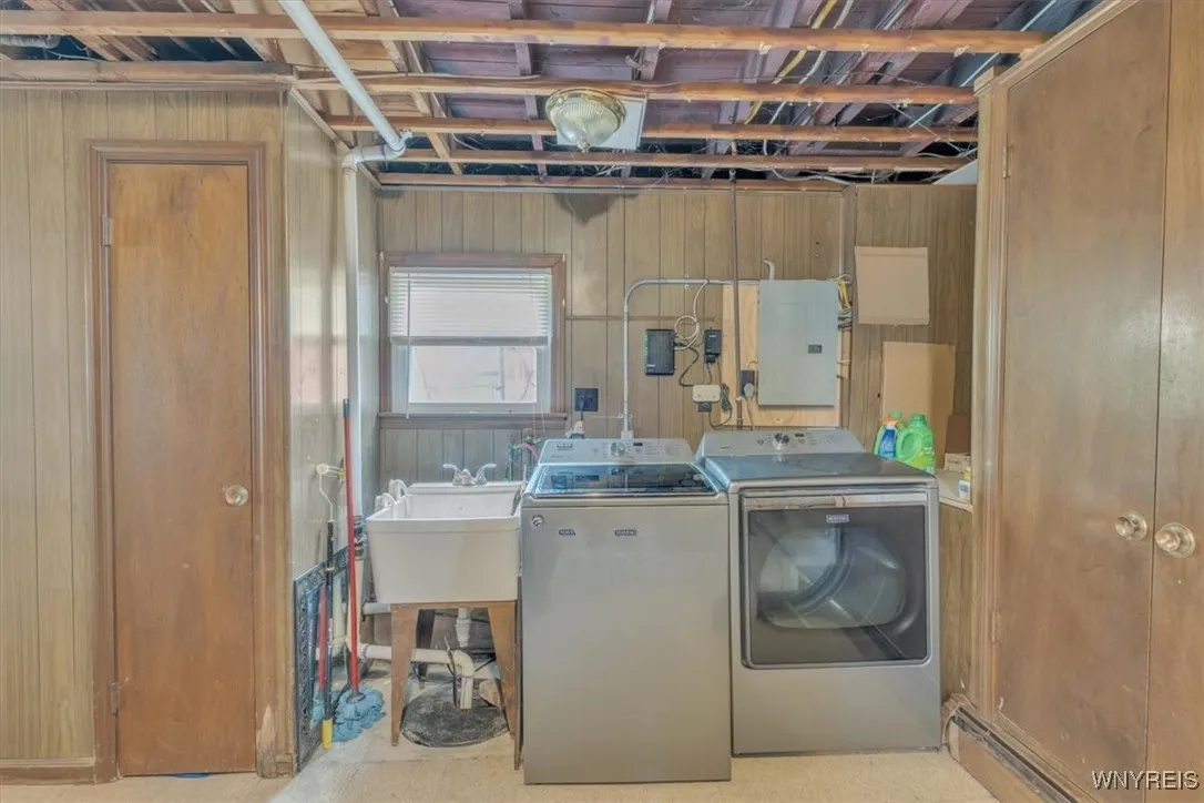 224 Dalton Drive, Tonawanda-town, New York 14223, Tonawanda, New York 14223, 3 Bedrooms Bedrooms, 7 Rooms Rooms,1 BathroomBathrooms,Residential,Closed,224 Dalton Drive, Tonawanda-town, New York 14223,B1609527