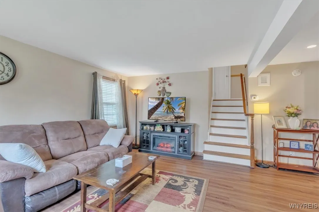 224 Dalton Drive, Tonawanda-town, New York 14223, Tonawanda, New York 14223, 3 Bedrooms Bedrooms, 7 Rooms Rooms,1 BathroomBathrooms,Residential,Closed,224 Dalton Drive, Tonawanda-town, New York 14223,B1609527
