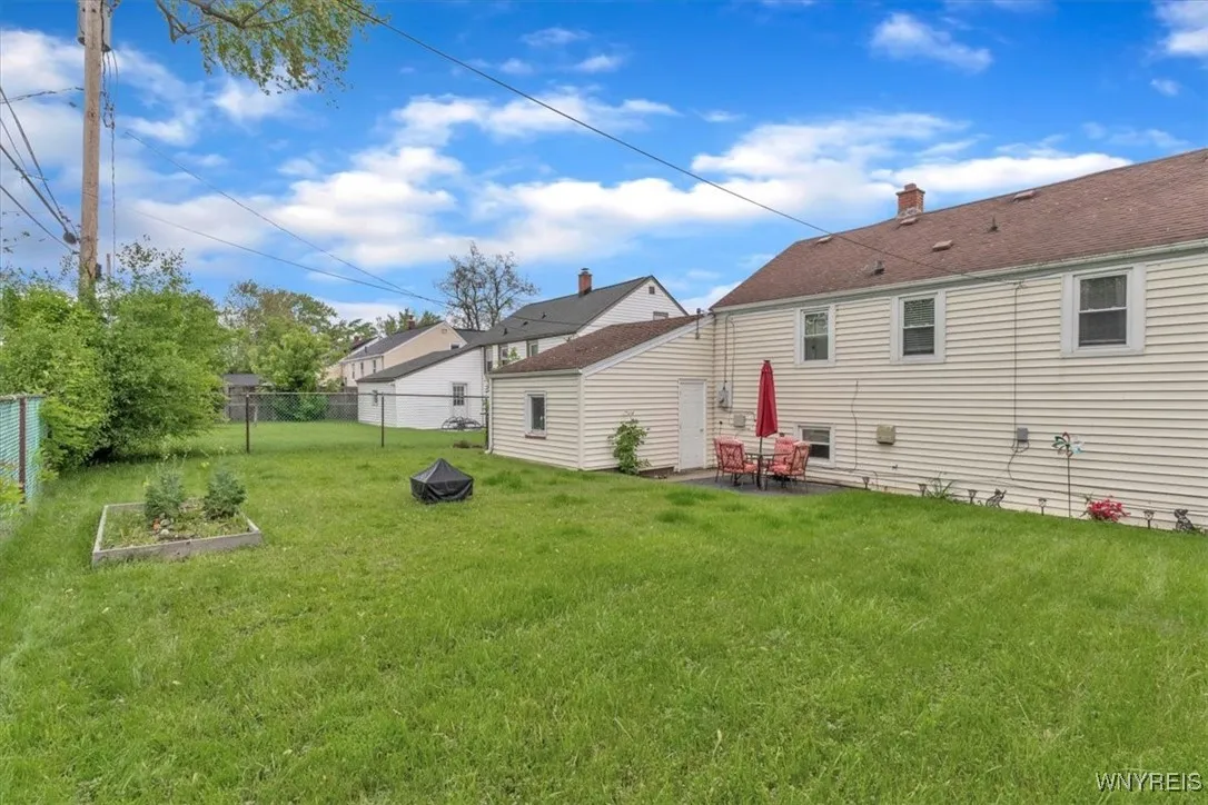 224 Dalton Drive, Tonawanda-town, New York 14223, Tonawanda, New York 14223, 3 Bedrooms Bedrooms, 7 Rooms Rooms,1 BathroomBathrooms,Residential,Closed,224 Dalton Drive, Tonawanda-town, New York 14223,B1609527