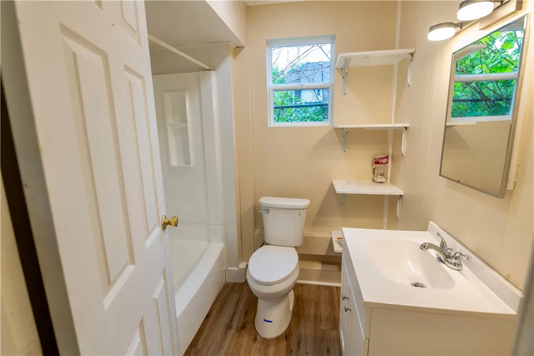 307 West Avenue, East Rochester, New York 14445, East Rochester, New York 14445, 7 Bedrooms Bedrooms, ,3 BathroomsBathrooms,Residential,Closed,307 West Avenue, East Rochester, New York 14445,R1609216