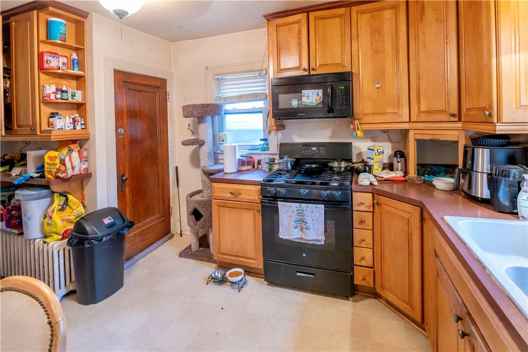307 West Avenue, East Rochester, New York 14445, East Rochester, New York 14445, 7 Bedrooms Bedrooms, ,3 BathroomsBathrooms,Residential,Closed,307 West Avenue, East Rochester, New York 14445,R1609216