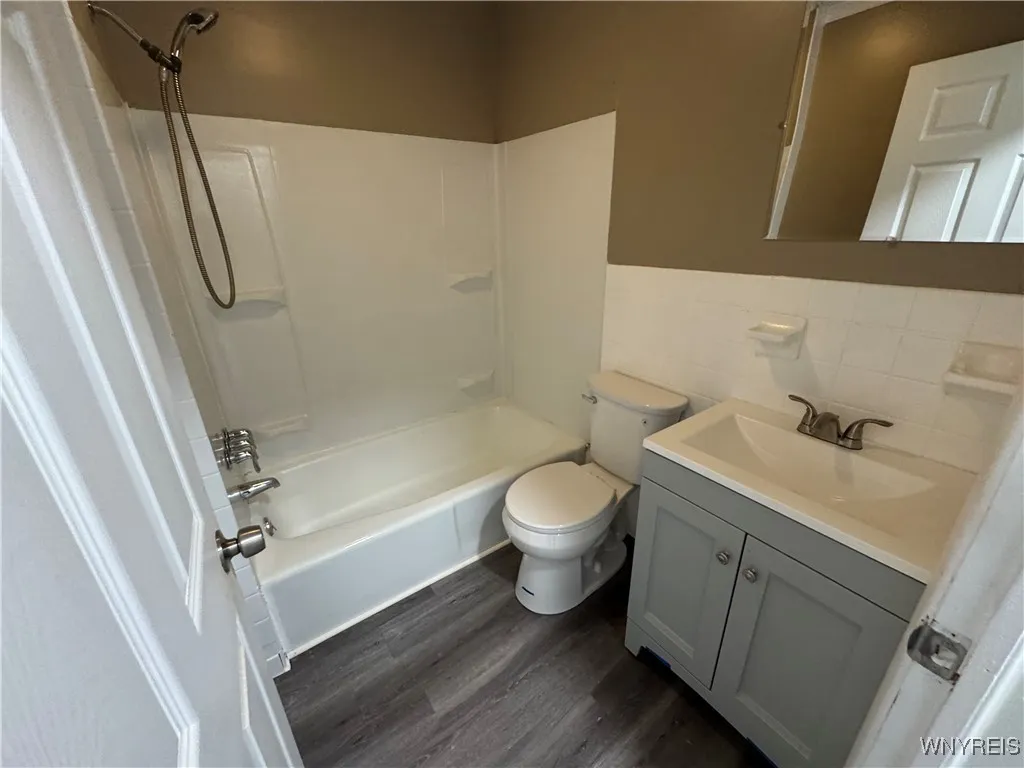 171 56th Street, Niagara Falls, New York 14304, Niagara Falls, New York 14304, 4 Bedrooms Bedrooms, 9 Rooms Rooms,2 BathroomsBathrooms,Residential,Closed,171 56th Street, Niagara Falls, New York 14304,B1606520